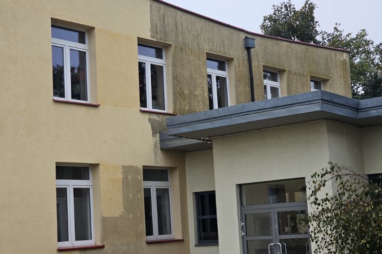 Mycie elewacji budynku Pomierzyn